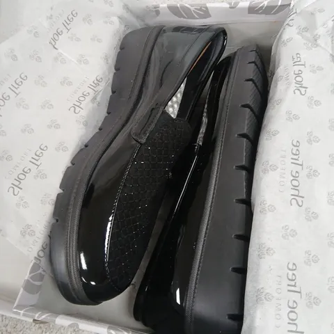 UK 7 BARBARA BLACK PATENT WOMEN'S SHOES β SHOE TREE COMFORT