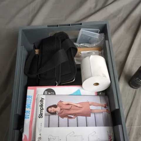 TOTE OF APPROXIMATELY 14 ASSORTED ITEMS TO INCLUDE: SOFOLOGY FABRIC CLEANER