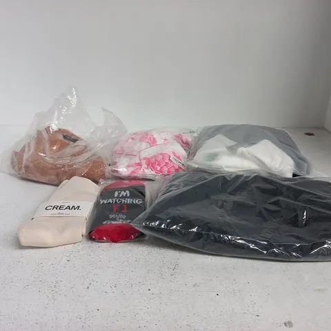 BOX OF APPROXIMATELY 35 ASSORTED CLOTHING ITEMS OF VARIOUS SIZES AND STYLES TO INCLUDE ROMAN ETC