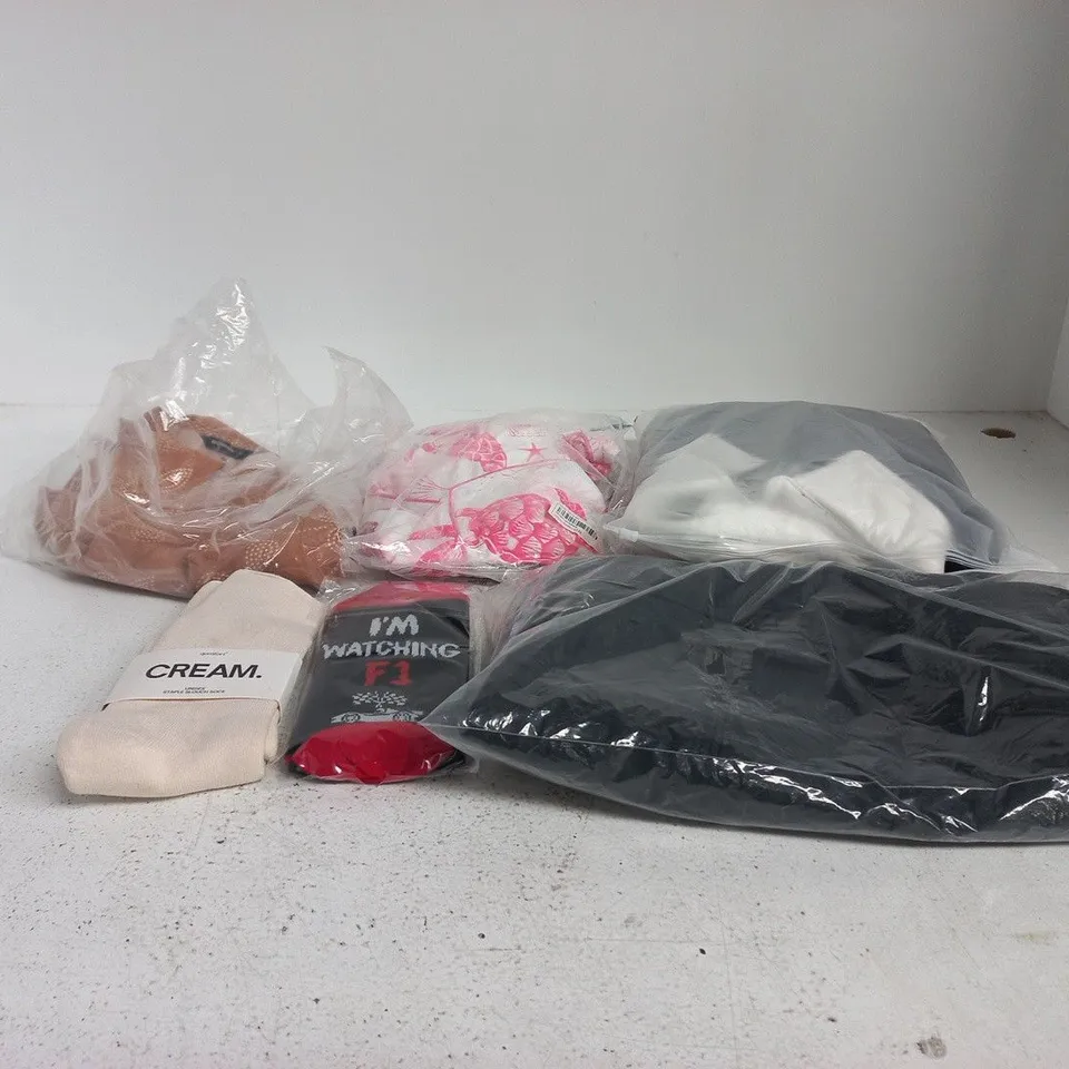 BOX OF APPROXIMATELY 35 ASSORTED CLOTHING ITEMS OF VARIOUS SIZES AND STYLES TO INCLUDE ROMAN ETC
