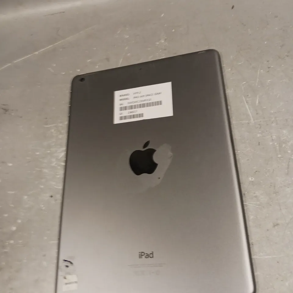 APPLE IPAD AIR SPACE GREY - MODEL A1474 