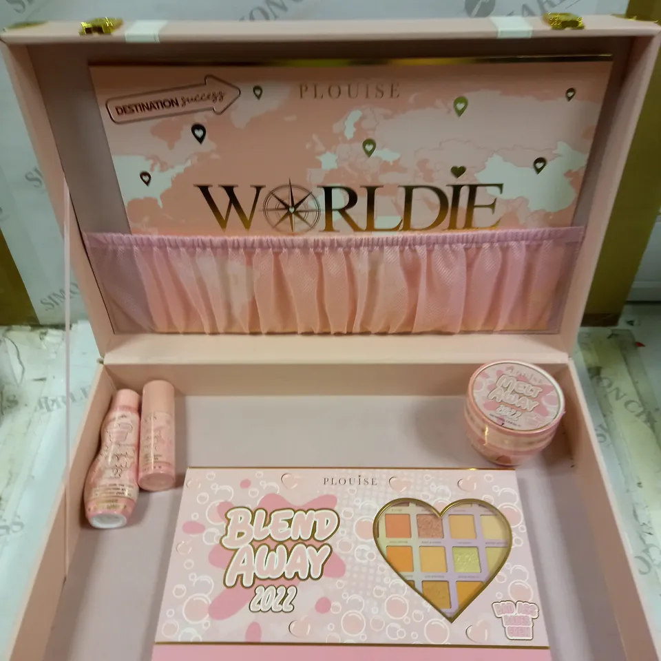 PLOUISE ABSOLUTE WORLDIE SUITCASE GIFT SET 