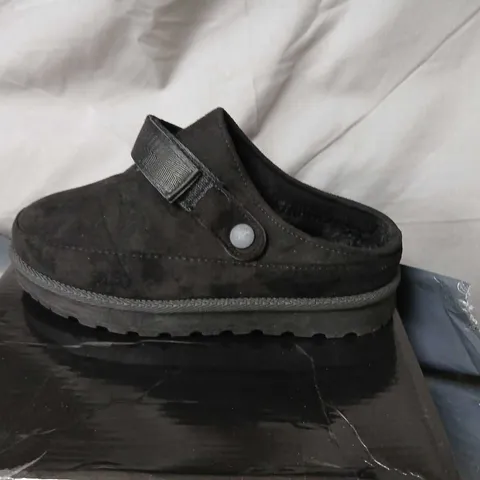 PAIR OF BLACK SUEDE SLIP-ON SHOES WITH VELCRO STRAP