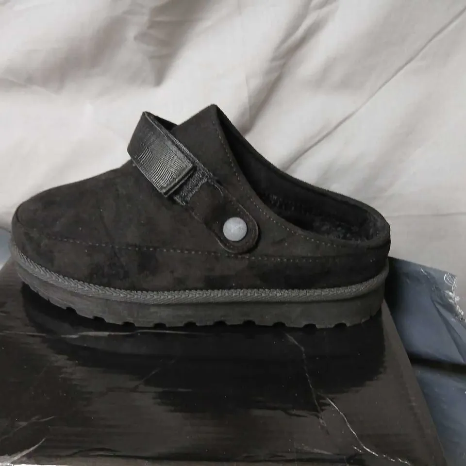PAIR OF BLACK SUEDE SLIP-ON SHOES WITH VELCRO STRAP