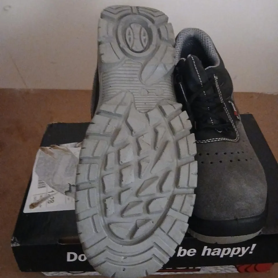U POWER PFS MOVIDA TRAINERS – UK SIZE 7 (GREY/BLACK)