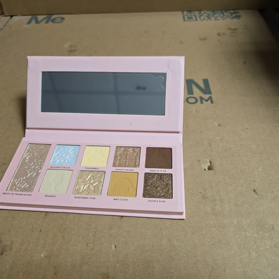 P LOUISE ON THE PULL PALETTE FOR EYE & FACE + PINK 12-SHADE EYESHADOW PALETTE