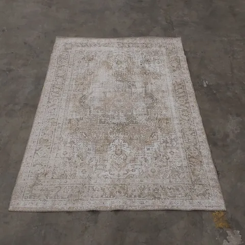 QUALITY DESIGNER AREA RUG - APPROXIMATELY 170 x 120cm