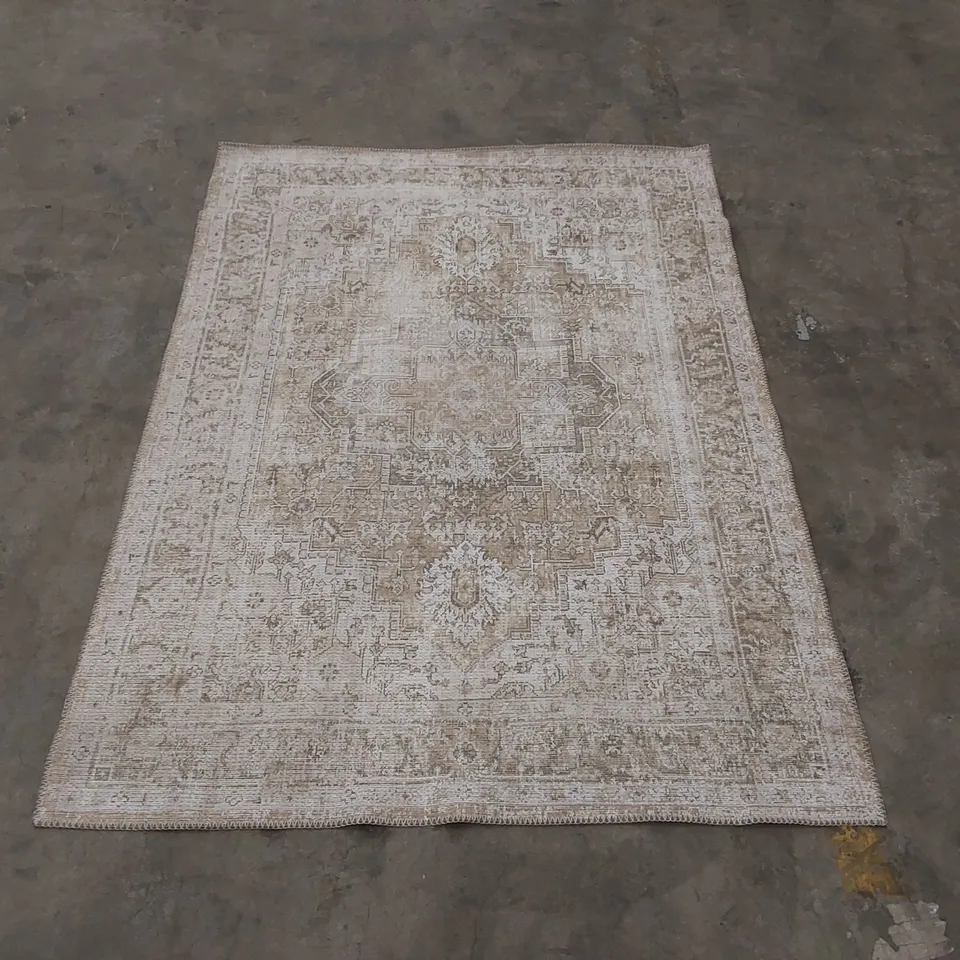 QUALITY DESIGNER AREA RUG - APPROXIMATELY 170 x 120cm