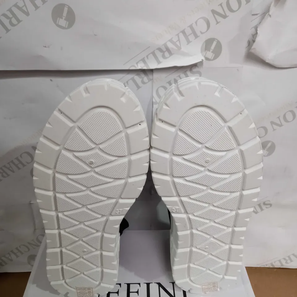 BOXED PAIR OF JEEINI STYLED TRAINERS WHUNKY SOLE SIZE 37ITH C