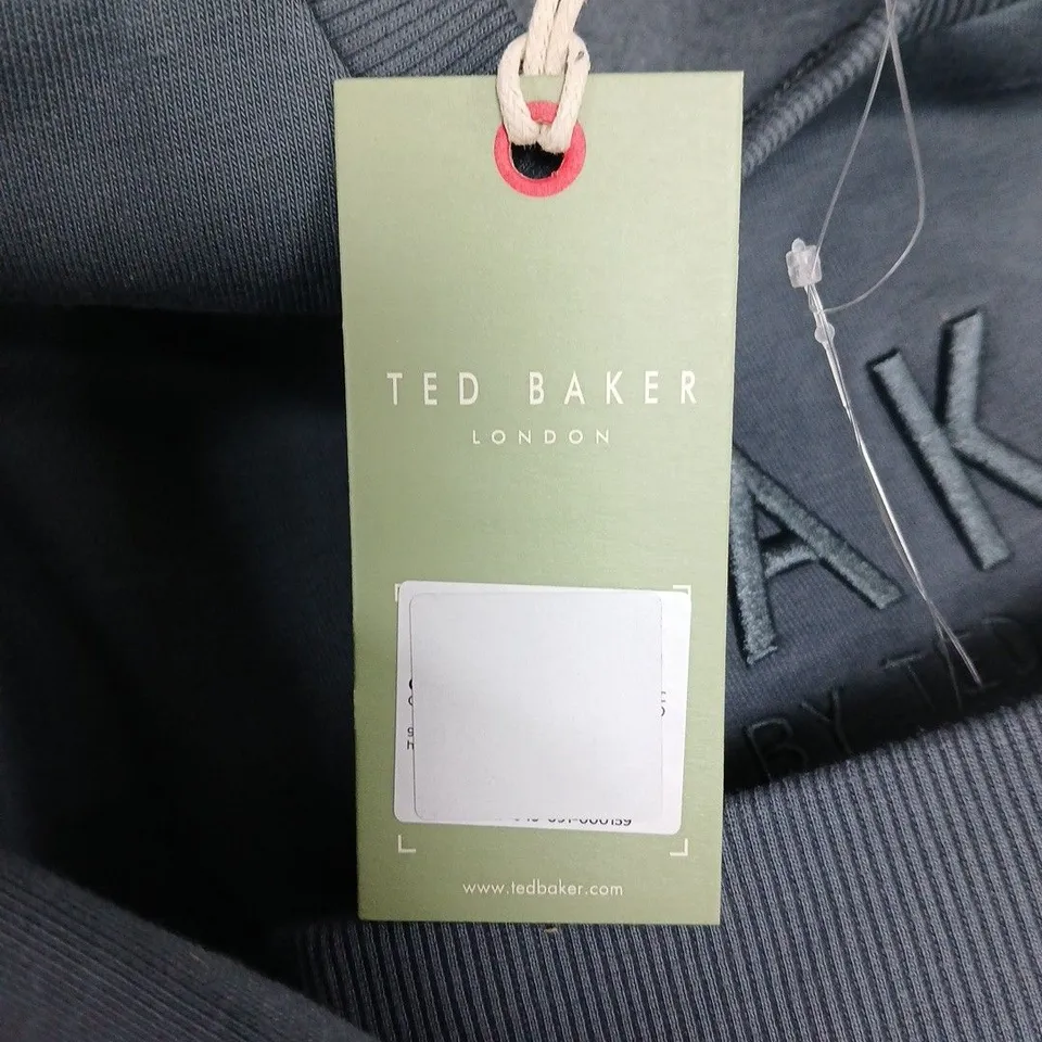 TED BAKER 2 PIECE TRACKSUIT AGE 9 YEARS. 
