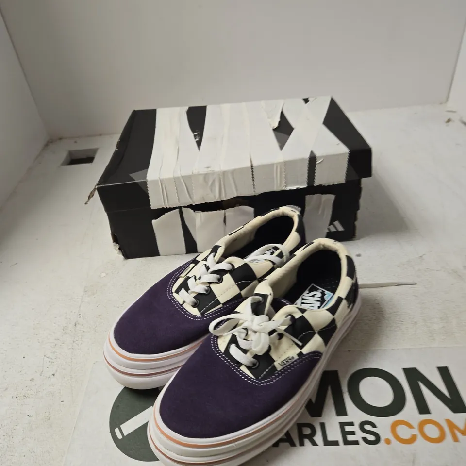 UK 6 VANS COMFYCUSH CHECKERBOARD SNEAKERS – PURPLE