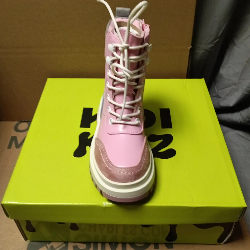 BOXED PAIR OF KOI KIDZ LIL' HYDRA KAWAII BOOTS IN PINK MULTI - SIZE 10