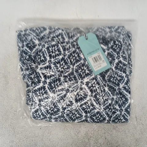 BAGGED WEIRDFISH HARINI ORGANIC COTTON DOUBLECLOTH PRINTED MIDI TIERED SKIRT IN TWILIGHT SIZE 16