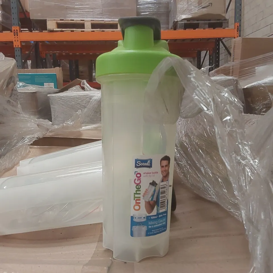 PALLET CONTAINING A VERY LARGE QUANTITY OF MULTICOLOURED 4 BULB LIGHTS, SOZALI IN THE GO SHAKER BOTTLES ECT