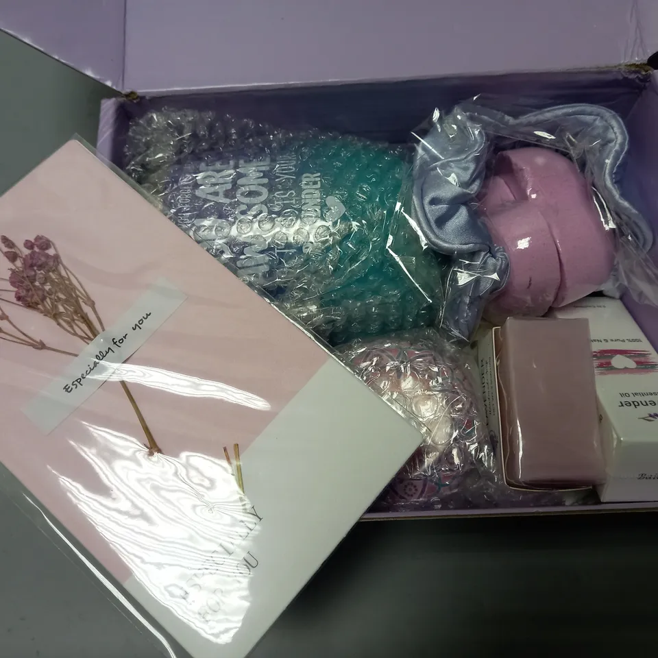 LOT OF 3 LAVENDER GIFT SETS