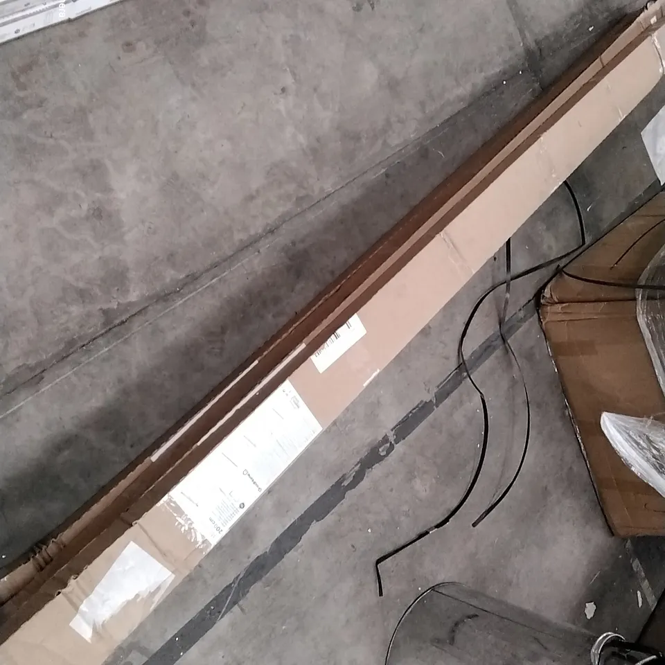 LOT OF 4 ATOMIA 200CM SLIDING DOOR TRACKS AND PROFILES