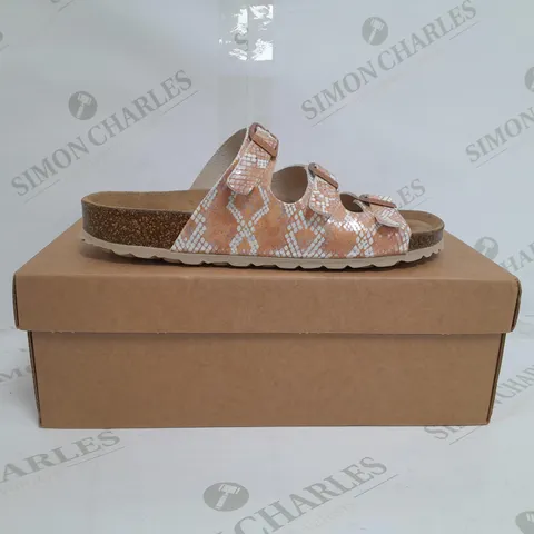 BOXED PAIR OF BONOVA SANDALS IN ROSE/SNAKE SIZE 4