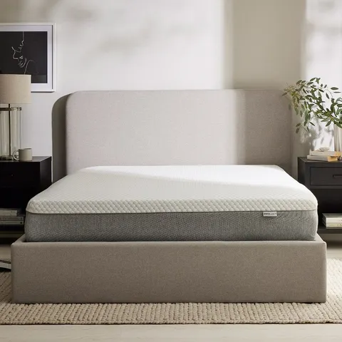 BOXED DUSK MEMORY FOAM 2,000 POCKET SPRUNG HYBRID MATTRESS - MEDIUM/FIRM // SIZE: 4FT6 DOUBLE (1 BOX)
