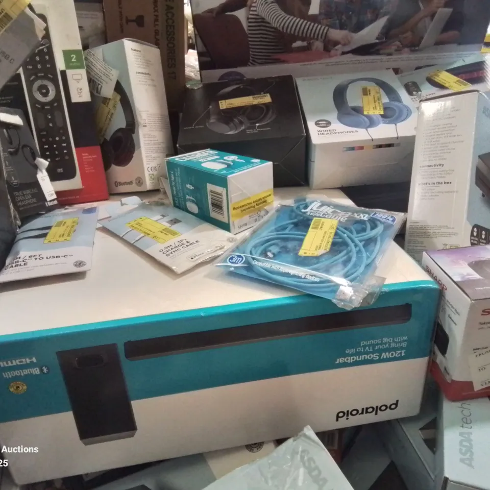 PALLET CONTAINING VARIOUS ASSORTED BOXED ELECTRONIC ITEMS TO INCLUDE: SEVERAL PRINTERS, CHARGERS, HEADPHONES, ALARM CLOCKS, SPEAKERS ETC.