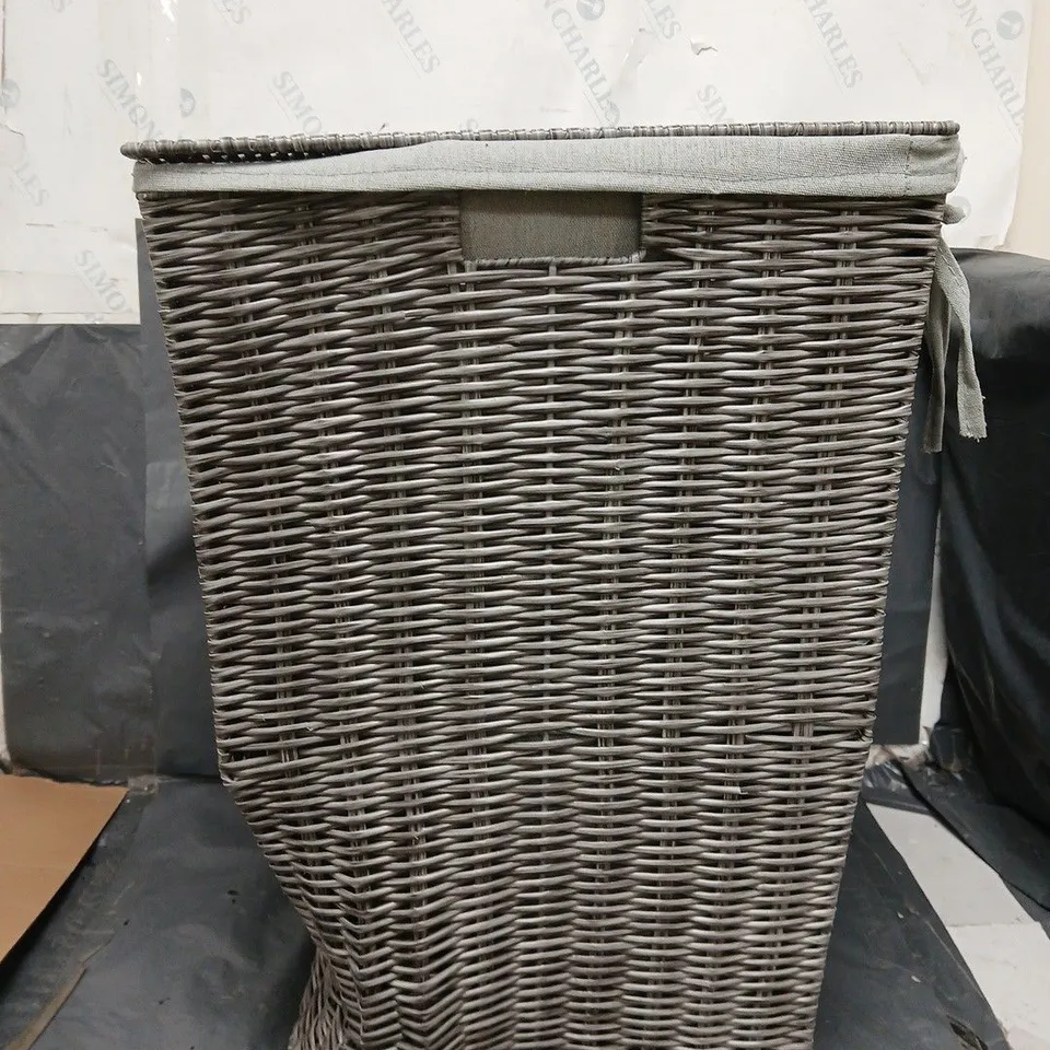 RATTAN LAUNDRY HAMPER