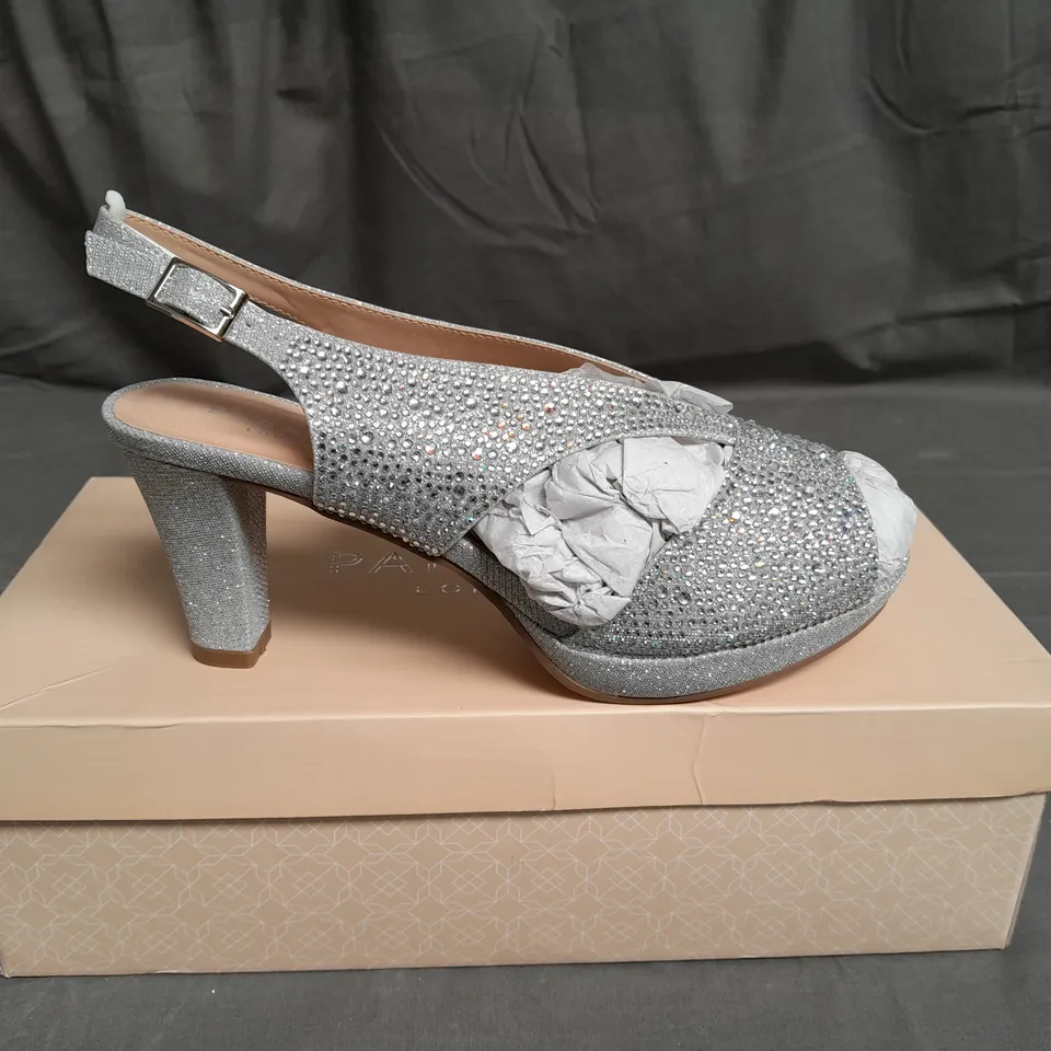 BOXED PAIR OF PARADOX NOELLA WIDE FIT HEELS SIZE EU 38