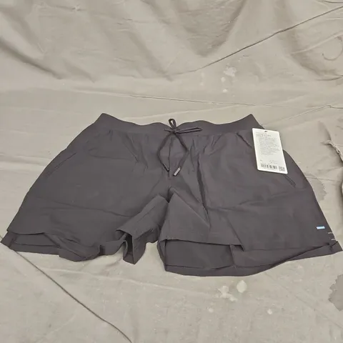 LULULEMON MENS LICENSE TO TRAIN SHORTS 5" IN BLACK SIZE XL