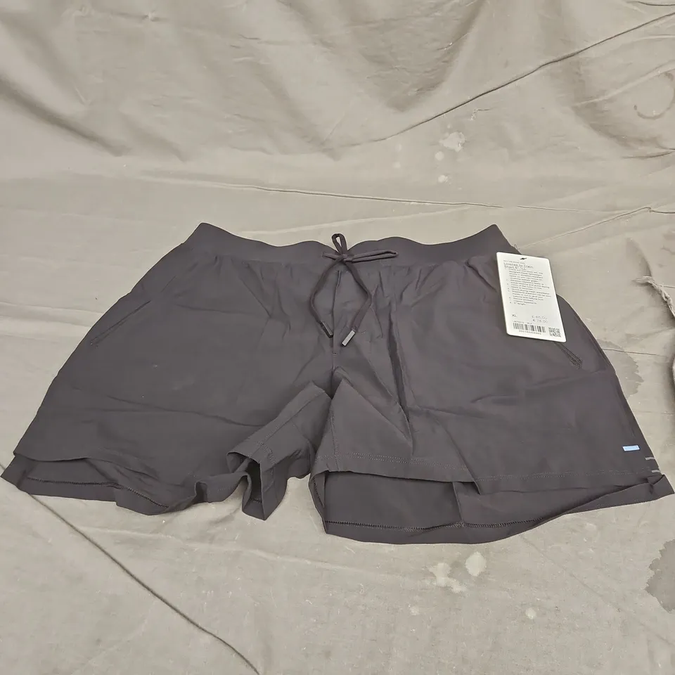 LULULEMON MENS LICENSE TO TRAIN SHORTS 5" IN BLACK SIZE XL