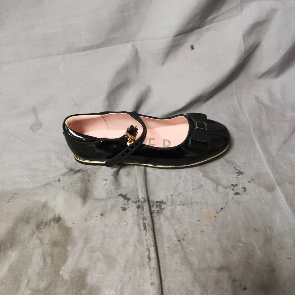 TED BAKER BLACK SHOES WITH GOLD, UK SIZE 2. UNBOXED