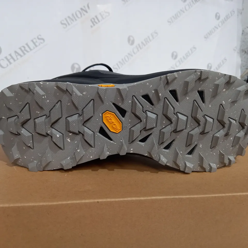 BOXED BERGHAUS ACTIVE SHOES BLACK & GREY - SIZE UK 9