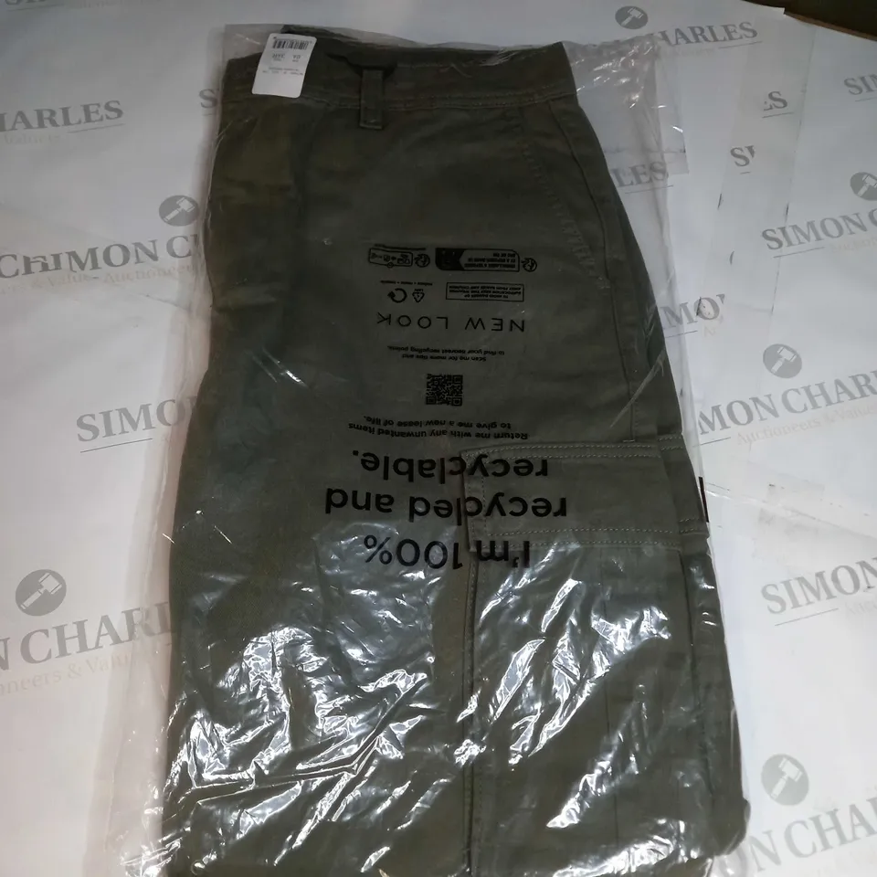 NEW LOOK CARGO TROUSER SIZE 34R 
