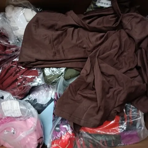 APPROXIMATELY 40 ASSORTED CLOTHING ITEMS IN VARIOUS SIZES, STYLES & COLOURS TO INCLUDE BRANDS SUCH AS PRIMARK, ASOS, HALARA, ETC - COLLECTION ONLY
