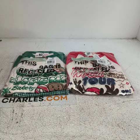 BOX OF APPROXIMATELY 25 ASSORTED CLOTHING ITEMS TO INCLUDE KIDS FAMILY CHRISTMAS RAGLAN LONG SLEEVE PJ SET VARSITY RED GINGHAM/RUDOLPH ETC