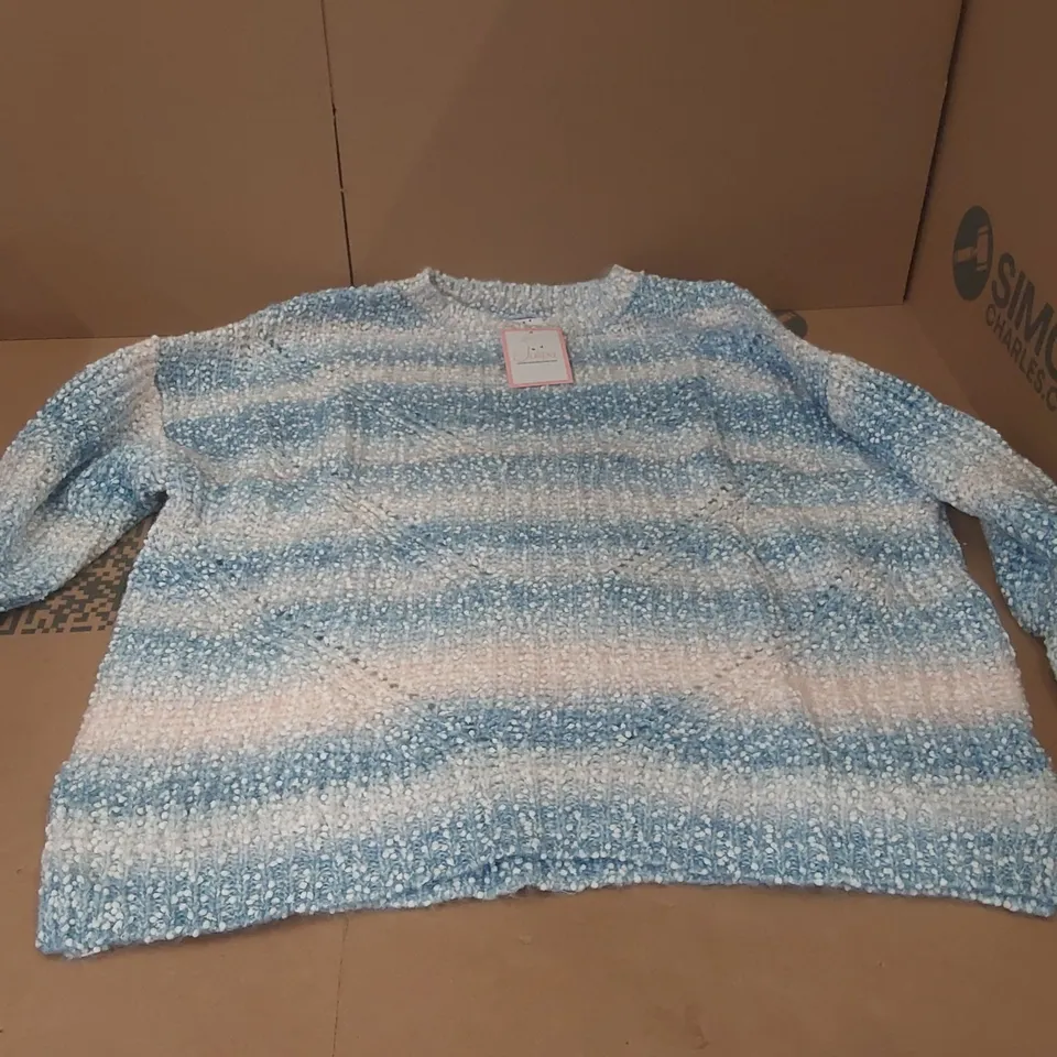 BOX CONTAINING APPROXIMATELY 4x BRAND NEW JULIPA BLUE SPACE DYE JUMPERS - SIZE 28/30