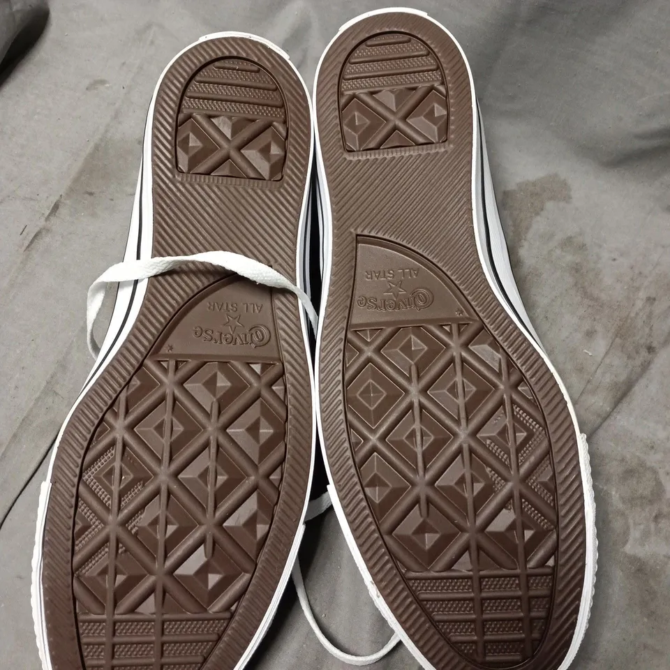 CONVERSE CHUCK TAYLOR ALL STAR LOW-TOP SNEAKERS – BLACK