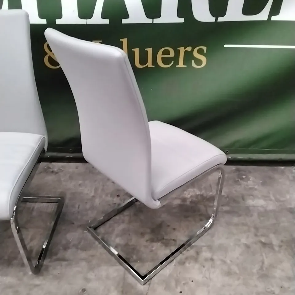 SET OF 4 DESIGNER PERTH DINING CHAIRS IN LIGHT GREY PREMIUM FAUX LEATHER & CHROME LEGS