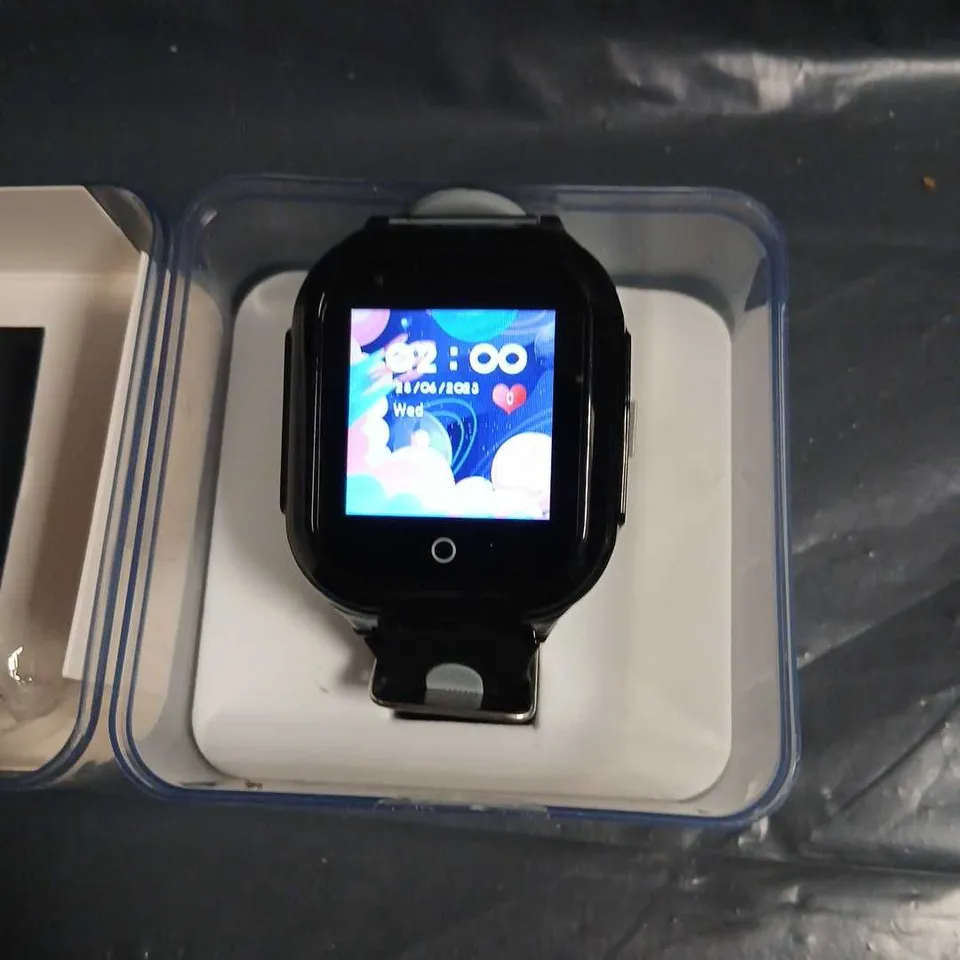 SMARTWATCH WITH 4G LTE – BLACK, BOXED