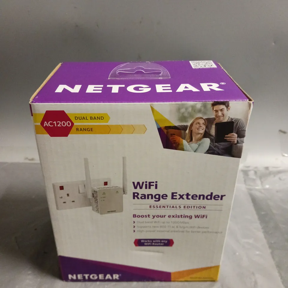 BOXED AND SEALED WIFI RANGE EXTENDER (AC1200)