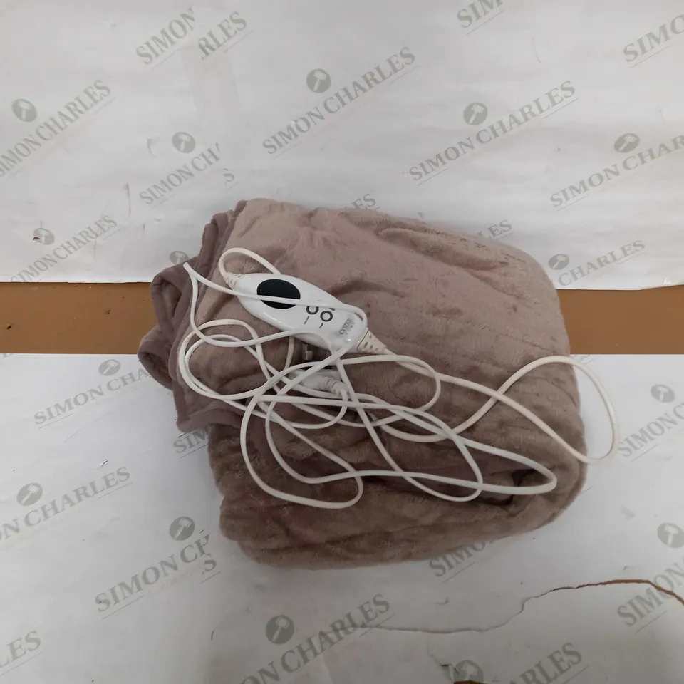 COZEE HOME HEATED PLUSH WASHABLE THROW - SILVER GREY