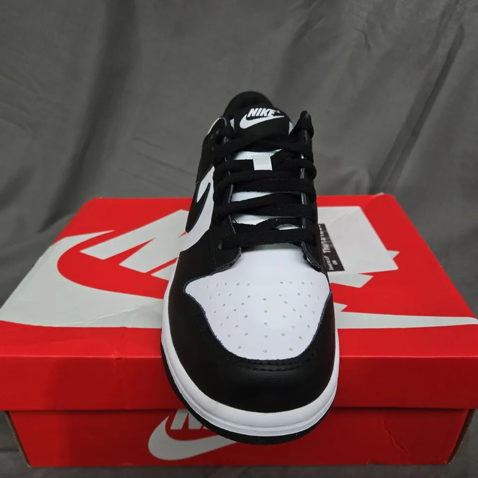 BOXED NIKE PANDA DUNK LOWS - UK 6