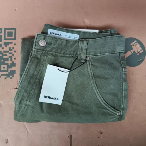 BERSHKA SHORTS IN GREEN SIZE UK 34