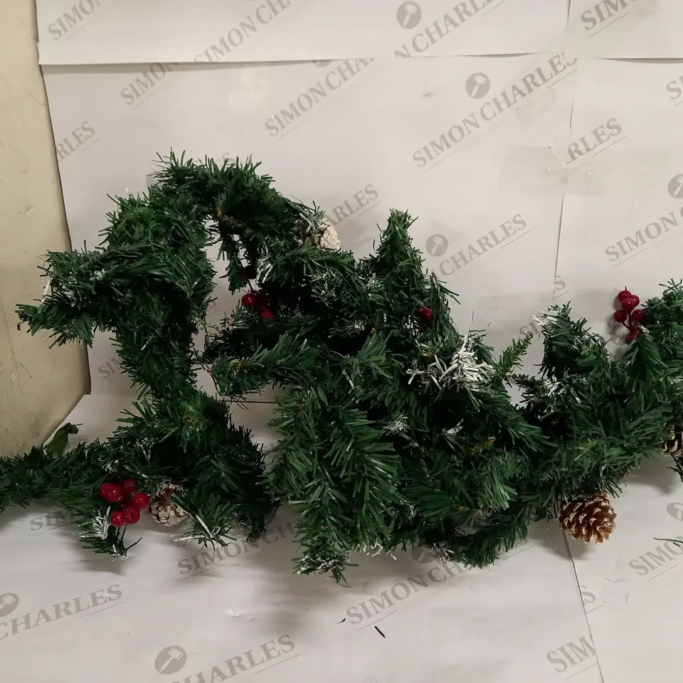 CHRISTMAS TREE GARLAND