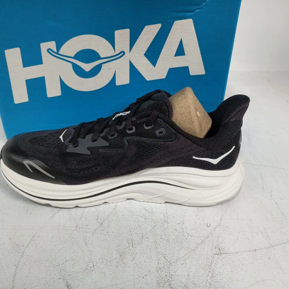 HOKA CLIFTON 10 BIG KIDS RUNNING SHOES - BLACK, UK 5.5 (US 6.5) – WITH BOX