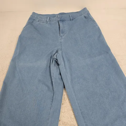 D&C DENIM & COMPANY WIDE-LEG CROP JEANS – INDIGO WASH, SIZE LARGE 
