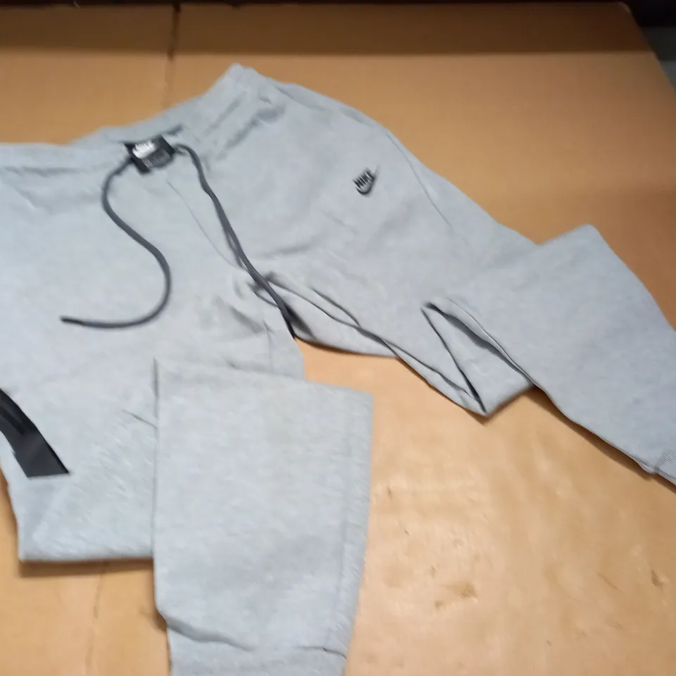 NIKE GREY JOGGERS - S