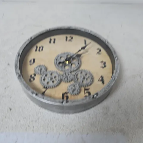 STEAMPUNK-STYLE GEAR WALL CLOCK
