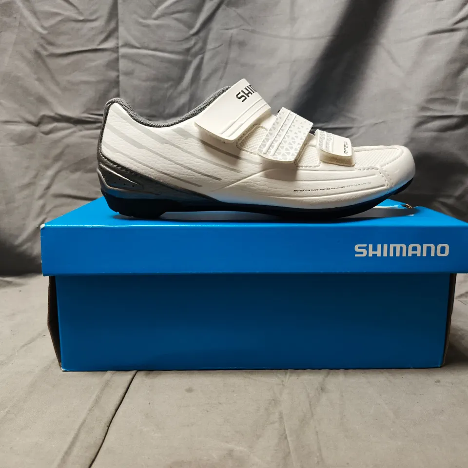 BOXED PAIR OF SHIMANO CYCLING SHOES IN WHITE SIZE EU 37