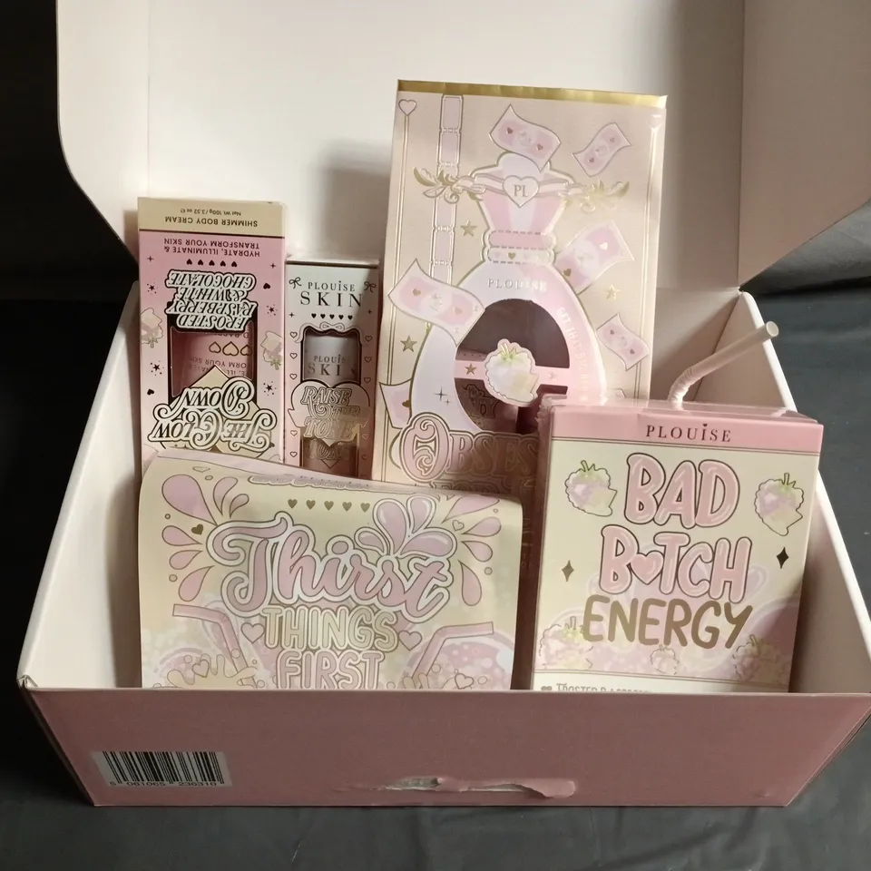 PLOUISE MAKEUP GIFT SET 