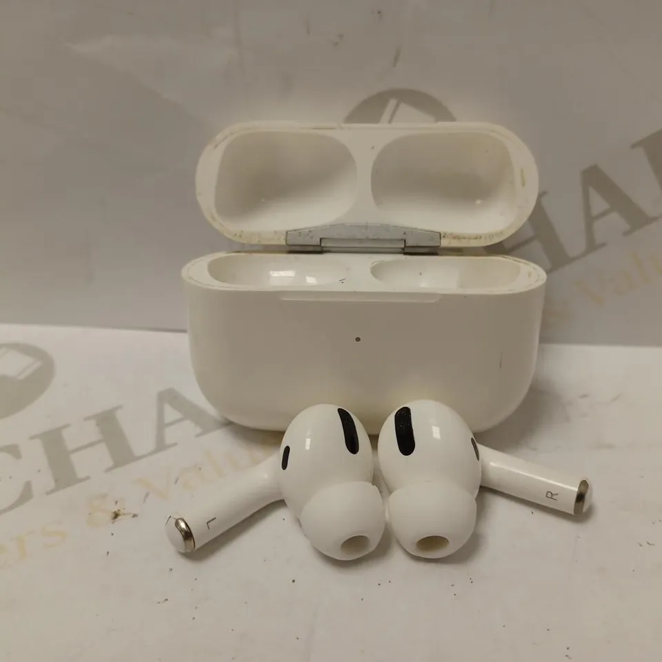 TRUE WIRELESS PORTABLE EARBUDS - WHITE
