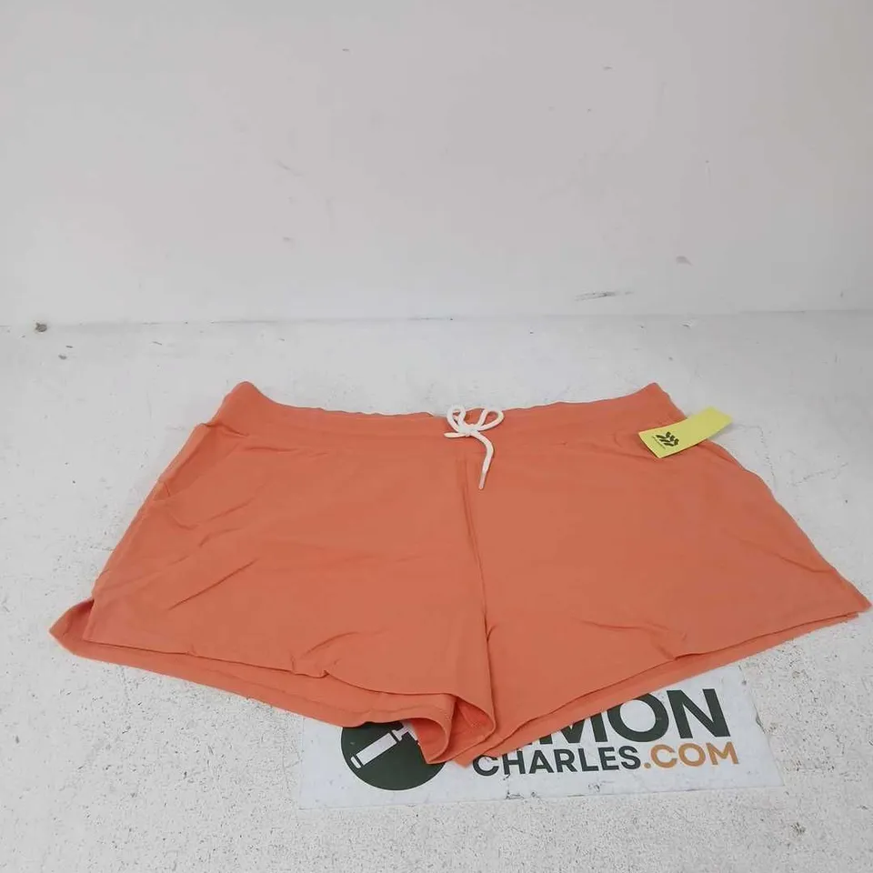 BOX OF APPROXIMATELY 20 ASSORTED CLOTHING ITEMS TO INCLUDE: ALL IN MOTION SHORTS 
