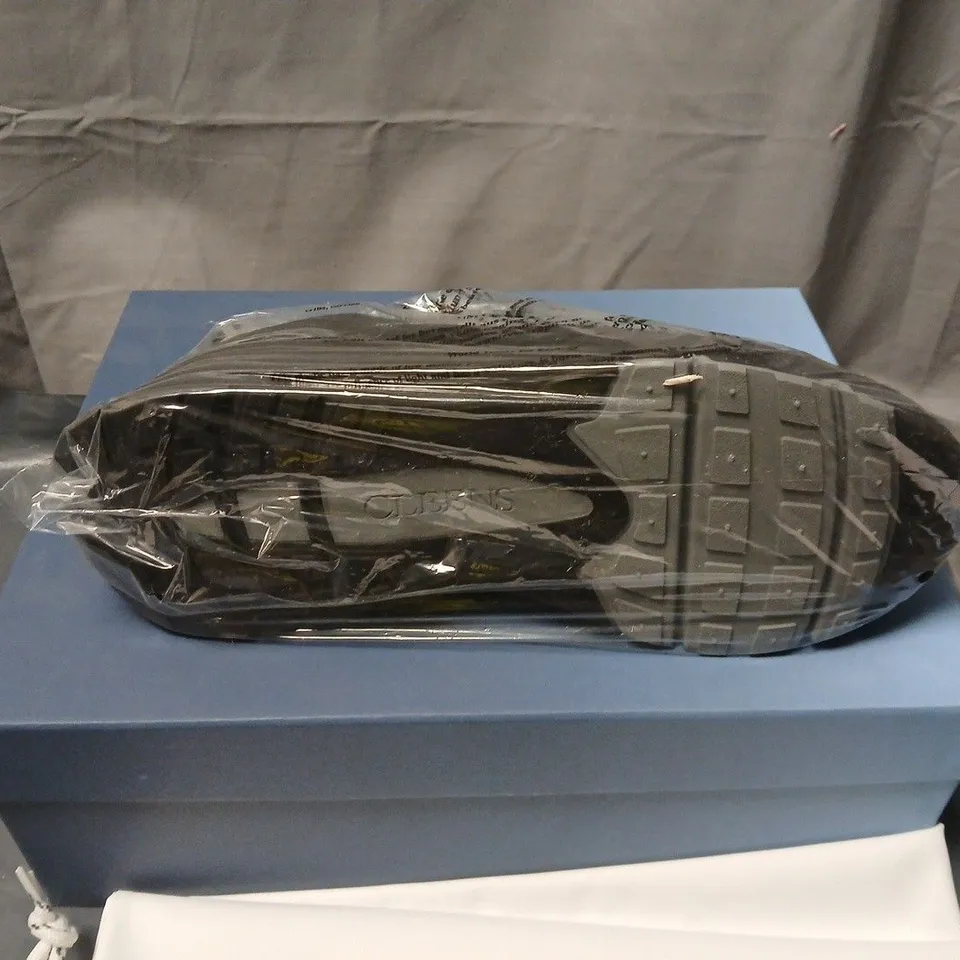 CLEENS SILVER BULLET  ATHLETIC SNEAKERS, BLACK/GREY MESH, IN BLUE BOX UK SIZE 7.5